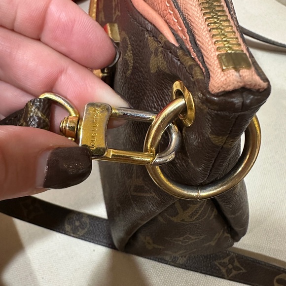 Louis Vuitton Brown Monogram Handbag - Picture 12 of 16